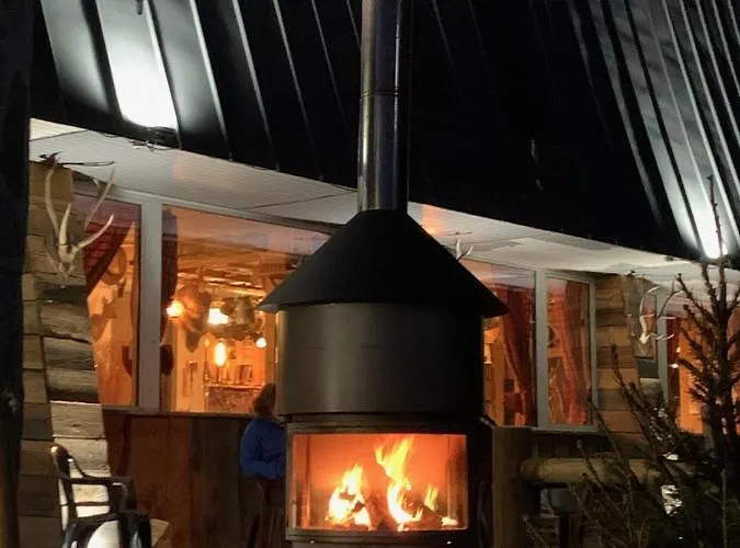 Montlo Relais Des Cerfs فندق
